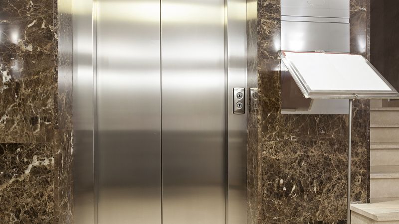 遵义电梯公司讲解电梯变频器的维护方法